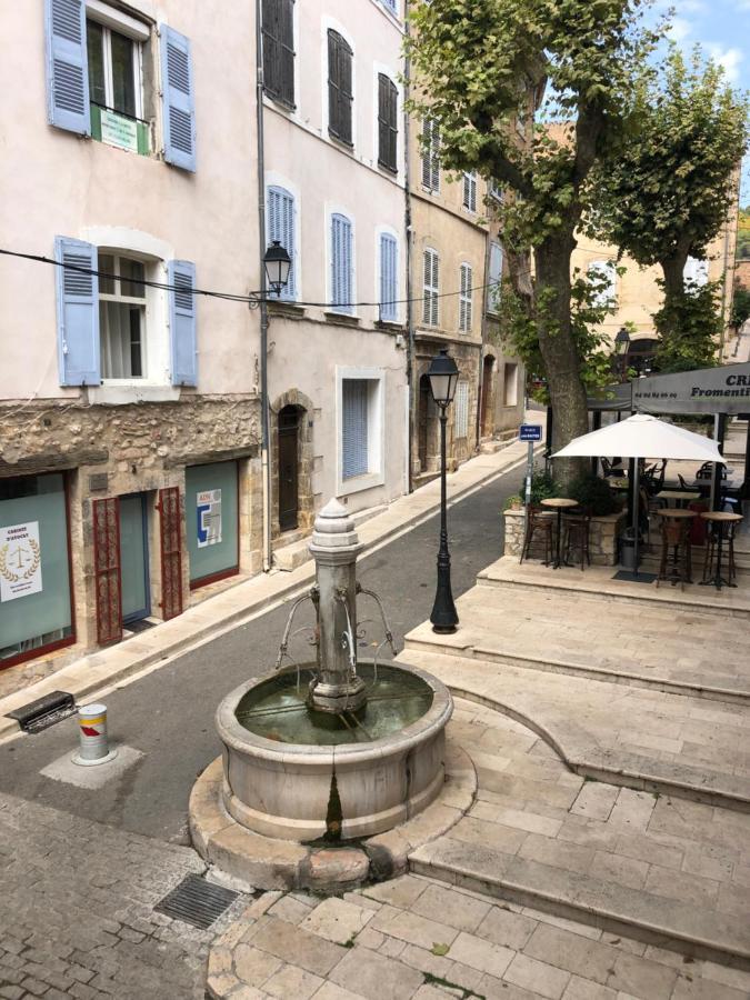Fontaine Lägenhet Aups Exteriör bild