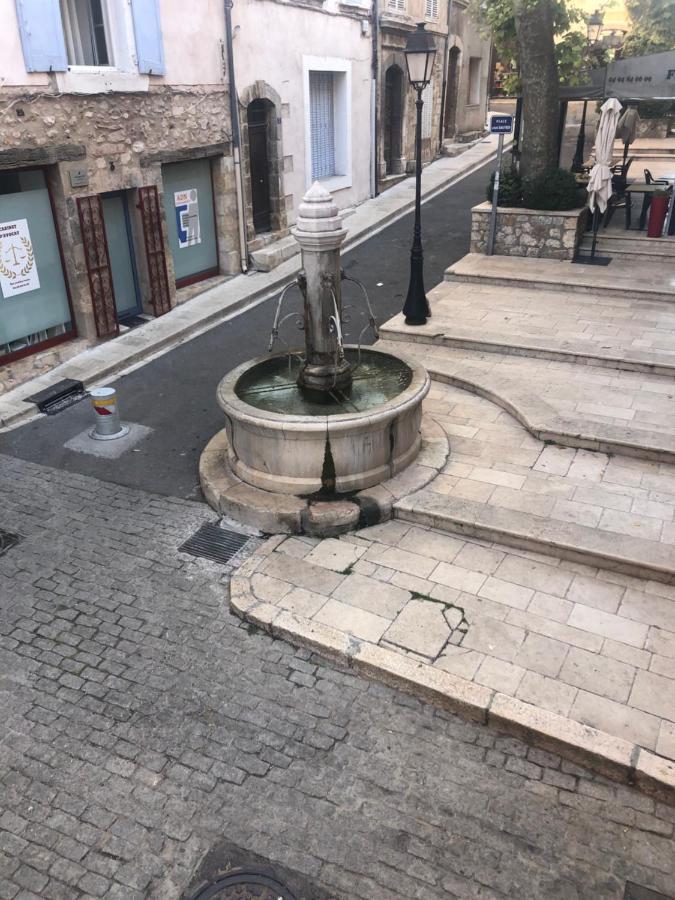 Fontaine Lägenhet Aups Exteriör bild