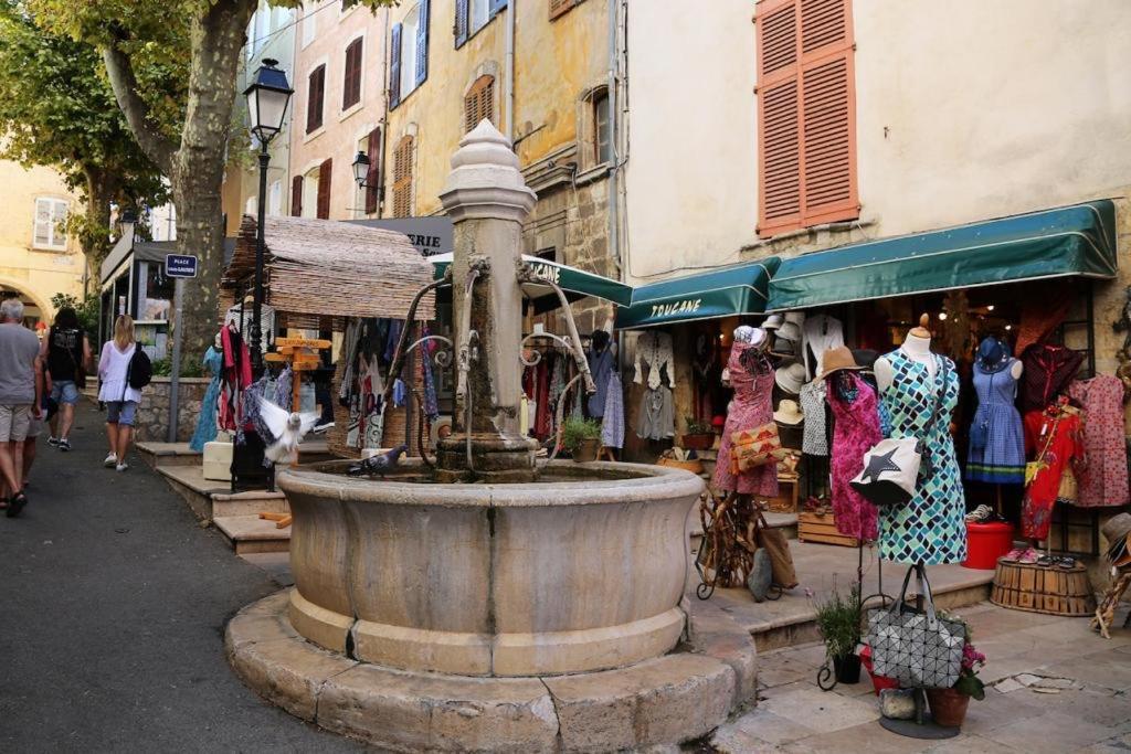 Fontaine Lägenhet Aups Exteriör bild